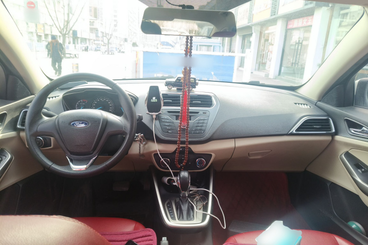福特 福睿斯 2017款 改款 1.5L 自动舒适型中控内饰12