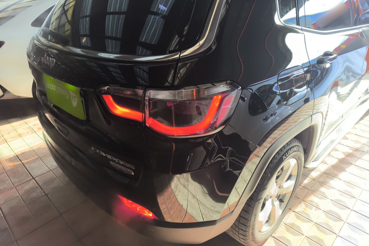 Jeep 指南者 2017款 200T 自动家享版车身外观9