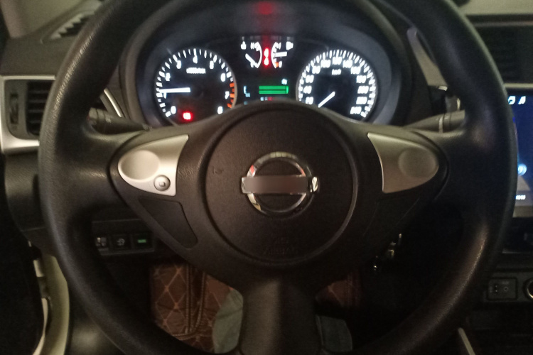 日产 轩逸 2021款 经典 1.6XL CVT豪华版中控内饰13