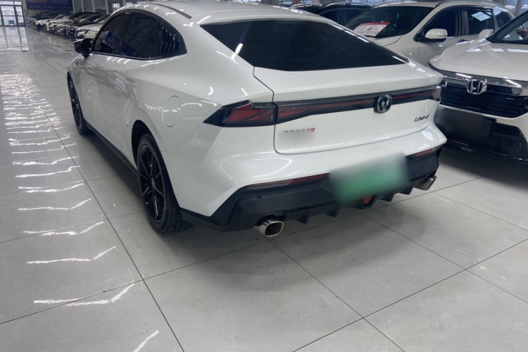 长安UNI-V 智电iDD 2023款  智电iDD 1.5T 113km智趣型车身外观6005