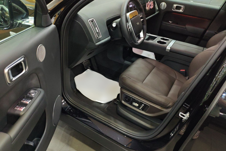 理想汽车 理想L9 2023款 Pro中控内饰20