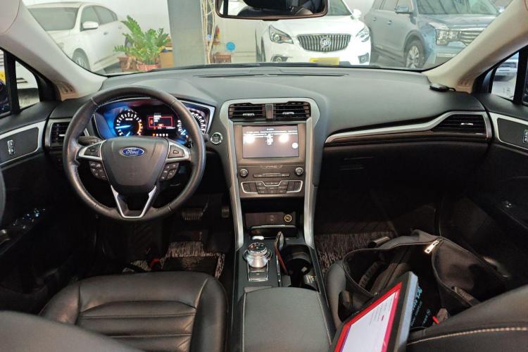 福特 蒙迪欧 2017款 EcoBoost 200 时尚型中控内饰12