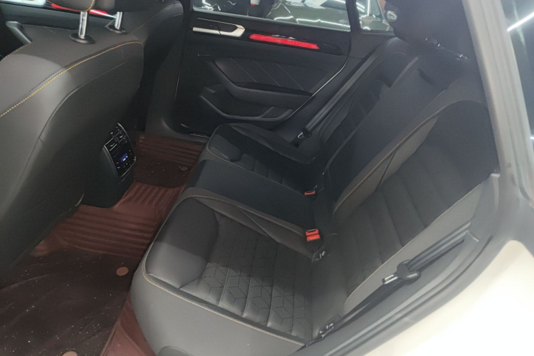 一汽-大众CC 2024款 380TSI 夺目版中控内饰21