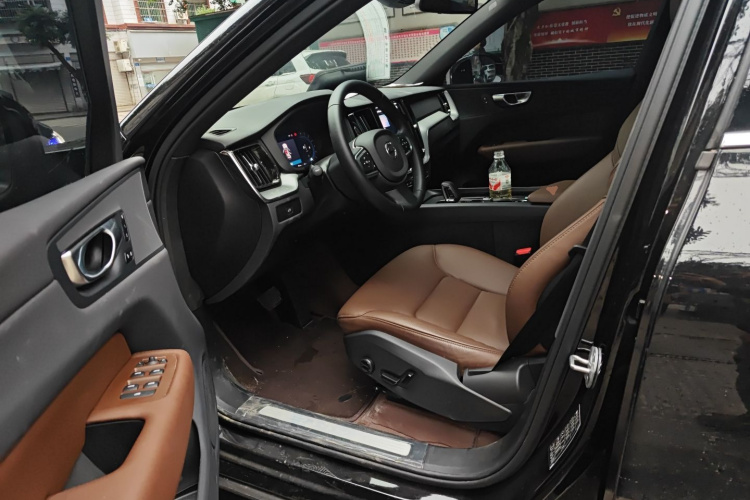 沃尔沃XC60 2026款 B5 四驱智逸豪华版中控内饰20