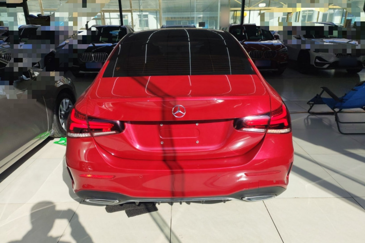 奔驰A级 2021款 A 200 L 运动轿车动感型车身外观6