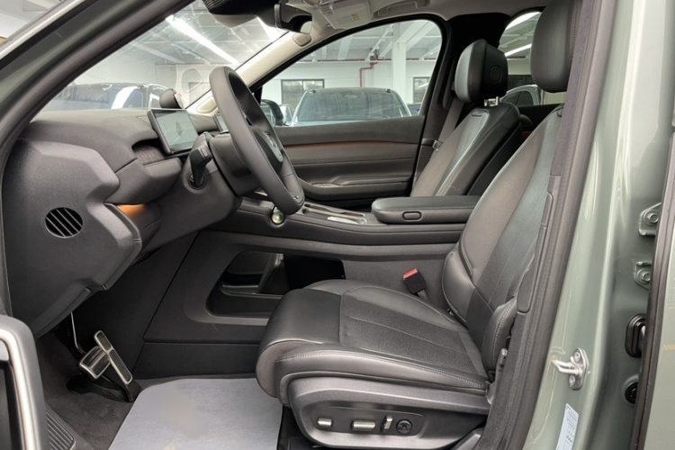 蔚来ES7 2022款 100kWh中控内饰7009