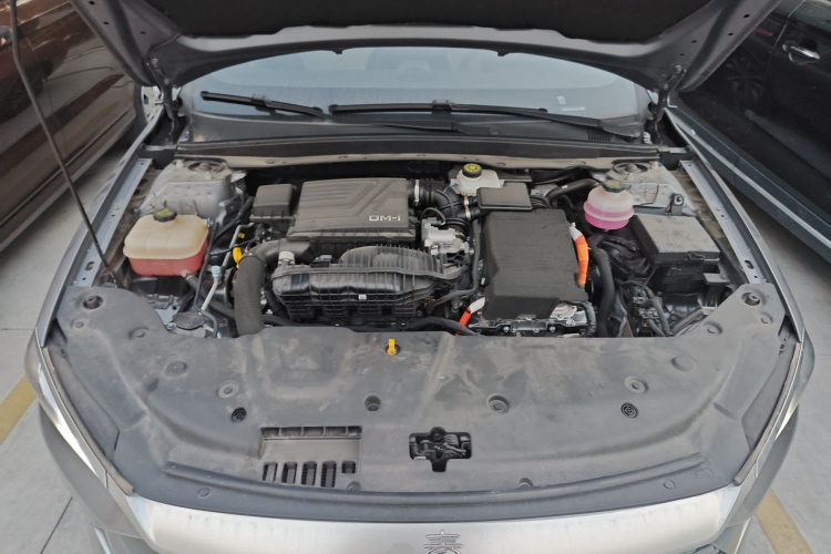 比亚迪 秦PLUS 2023款 冠军版 DM-i 55KM领先型机舱底盘24