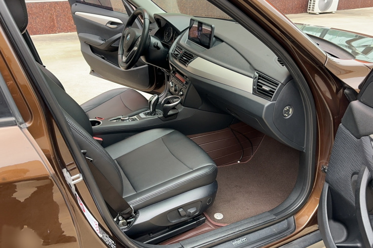 宝马X1 2014款 sDrive18i 时尚型中控内饰7009