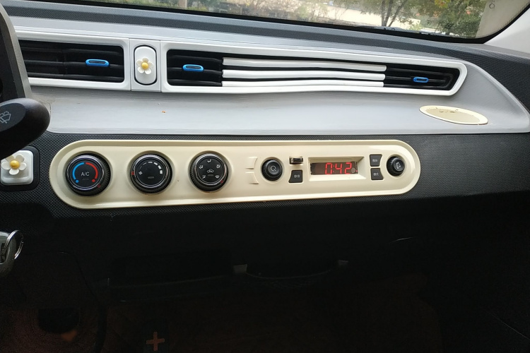 五菱汽车 宏光MINIEV 2022款 自在款 磷酸铁锂局部细节16