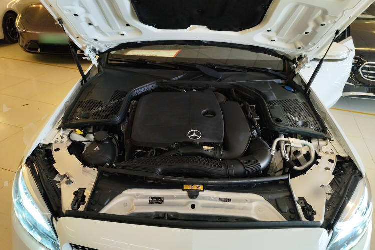 奔驰C级 2020款 C 200 L 时尚型运动版机舱底盘24