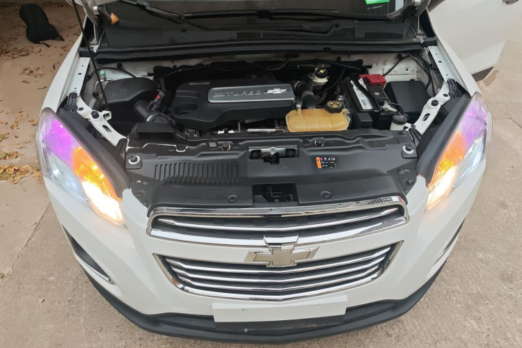 雪佛兰 创酷 2016款 1.4T 自动两驱舒适天窗版机舱底盘24