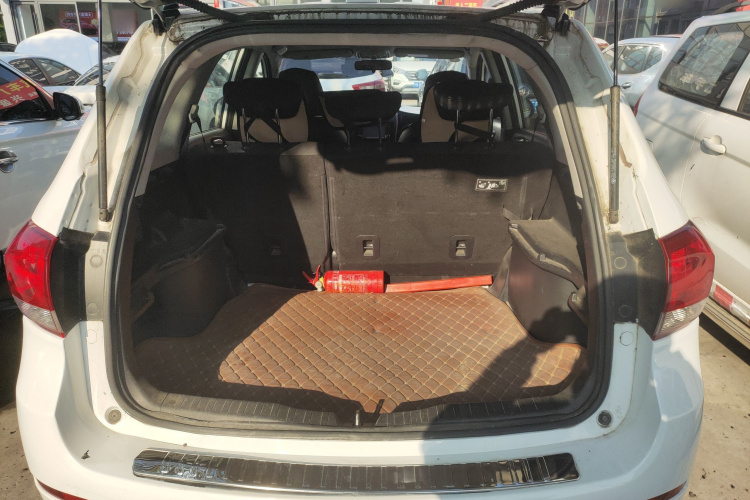 哈弗H6 2015款 升级版 1.5T 手动两驱都市型机舱底盘23