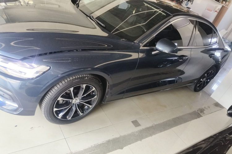 沃尔沃S60 2021款 T4 智逸豪华版车身外观6003