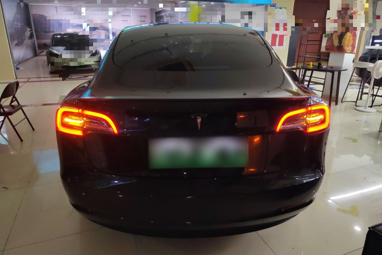 特斯拉 Model 3 2022款 Performance高性能全轮驱动版车身外观6