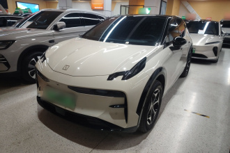 极氪X 2025款 五座后驱版