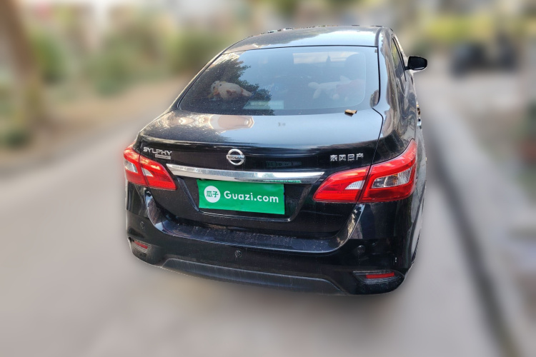 日产 轩逸 2019款 经典 1.6XE CVT舒适版车身外观6