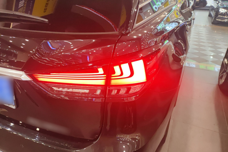 雷克萨斯RX 2020款 450hL 四驱醇享版7座车身外观6006