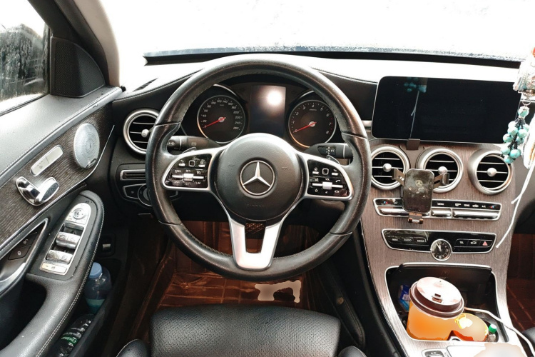 奔驰C级 2019款 C 260 L中控内饰13