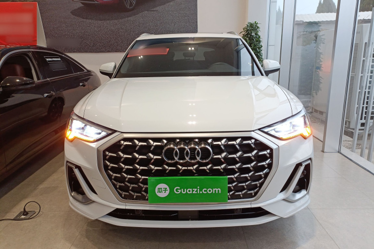 奥迪Q3 2024款 35 TFSI 时尚动感型车身外观2