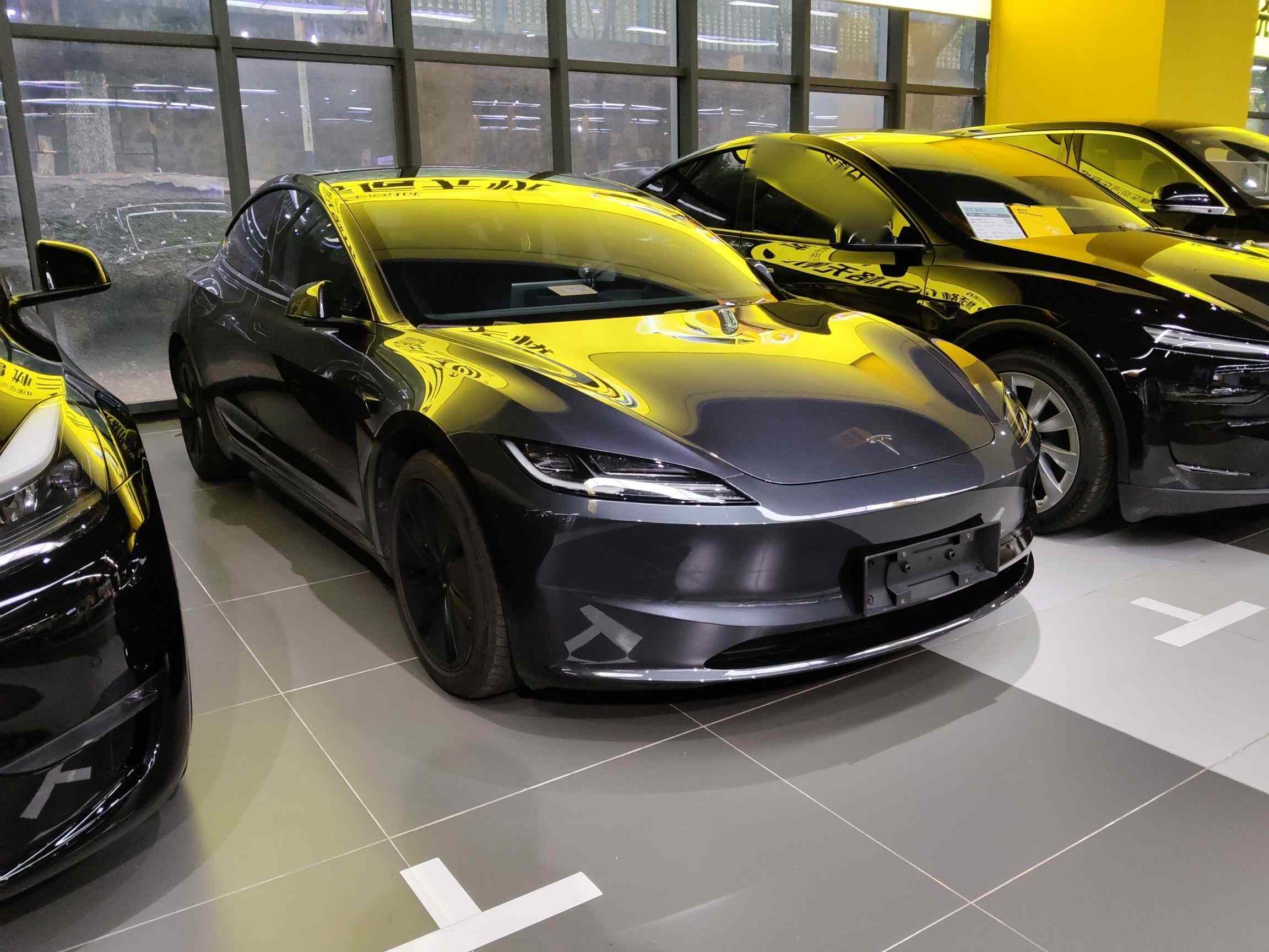 特斯拉 Model 3 2025款 后轮驱动版(5)