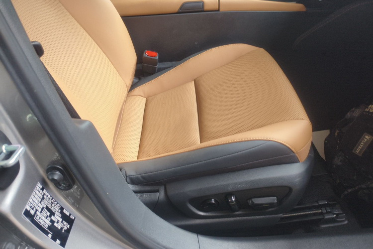 雷克萨斯ES 2022款 200 卓越版局部细节41