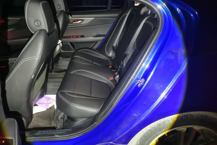 捷豹XEL 2020款 2.0T 200PS R-DYNAMIC S进取运动版中控内饰21