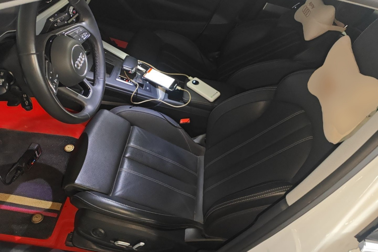 奥迪A4L 2024款 40 TFSI 时尚动感型中控内饰19