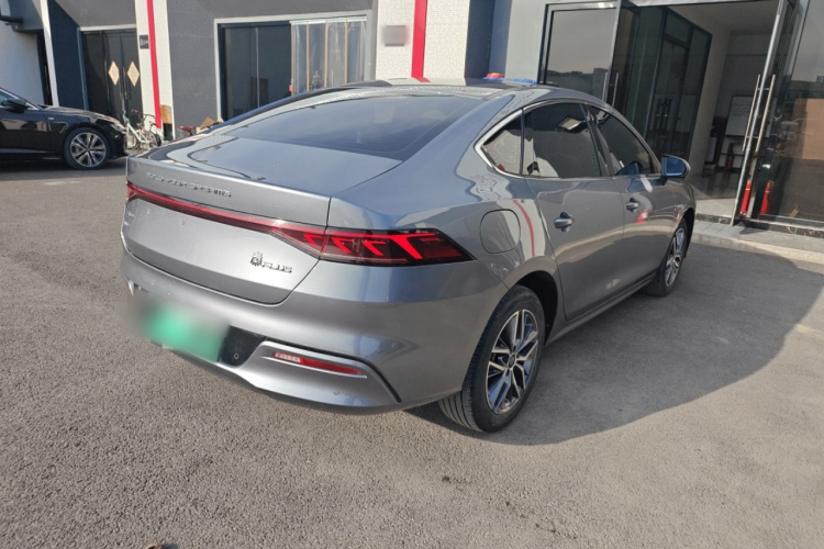 比亚迪 秦PLUS 2023款  冠军版 DM-i 120KM超越型车身外观7