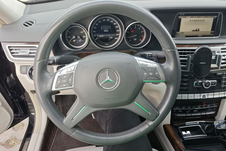奔驰E级 2014款 E 300 L中控内饰13