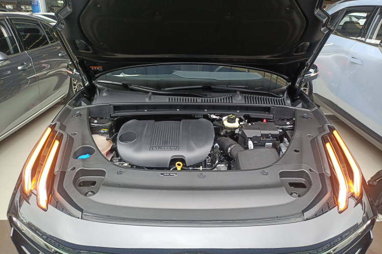 领克03 2023款 1.5TD DCT劲Plus机舱底盘24