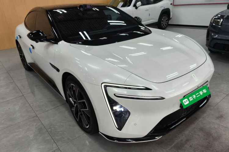 阿维塔06 2025款 Ultra纯电版车身外观3