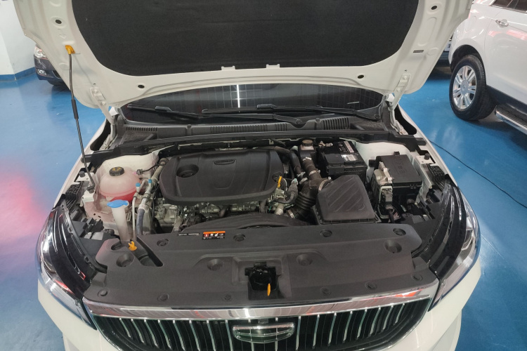 吉利汽车 帝豪 2023款 第4代冠军版 1.5L CVT尊贵型机舱底盘24