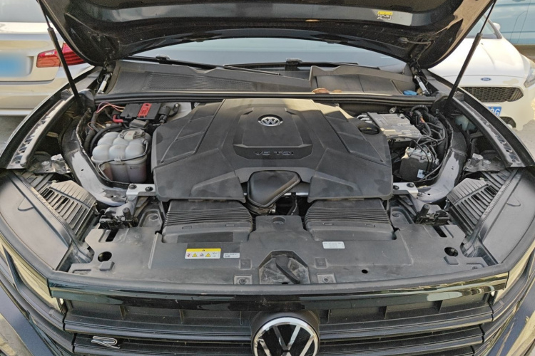 大众 途锐 2022款 3.0TSI 锐享版 曜黑运动套装局部细节24