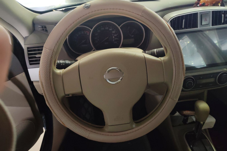 日产 轩逸 2018款 经典 1.6XE+ CVT领先版中控内饰13