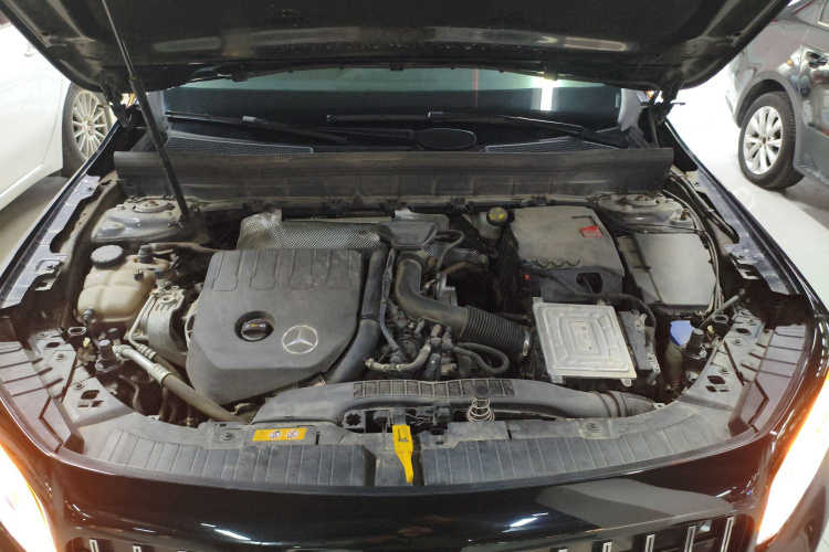 奔驰GLB 2021款 GLB 200 时尚型机舱底盘24