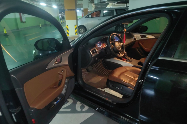 奥迪A6L 2018款 30周年年型 45 TFSI quattro 运动型中控内饰20