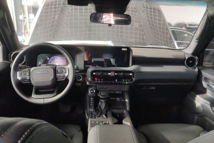 丰田 普拉多 2024款 2.4T 全能TX版 5座中控内饰12