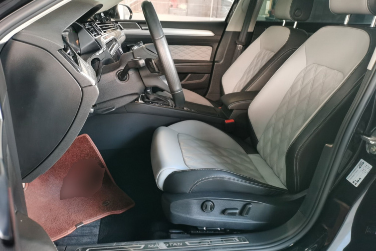 大众 迈腾 2023款 200万辆纪念版 330TSI DSG领先型中控内饰19