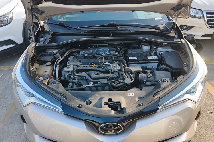 丰田C-HR 2020款 2.0L 领先版机舱底盘24