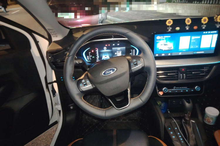 福特 福克斯 2022款 两厢 EcoBoost 180 自动竞速版中控内饰13