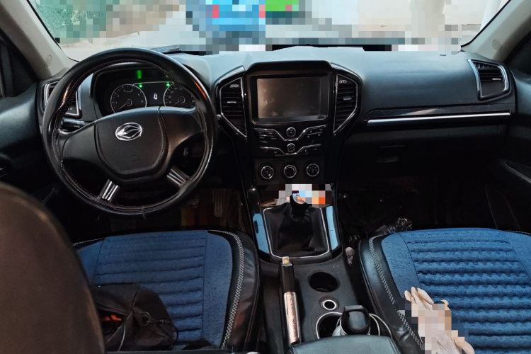 陆风X8 2014款 探索版 2.0L 都市先锋版中控内饰12