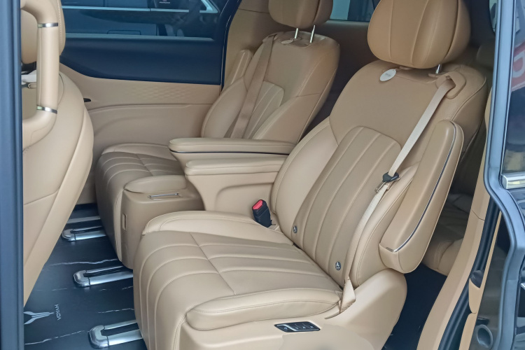 岚图汽车 岚图梦想家 2024款 PHEV 超长续航尊贵版中控内饰21