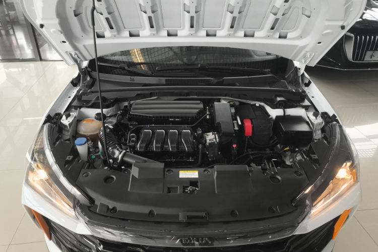 东风风神 奕炫 2024款 1.5L 自动劲速版机舱底盘24