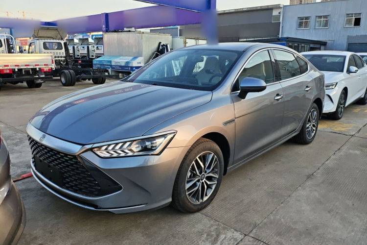 比亚迪 秦PLUS 2024款  荣耀版 DM-i 120KM超越型车身外观6003