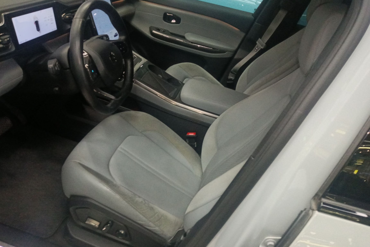 蔚来ES6 2019款 430KM 性能版中控内饰19