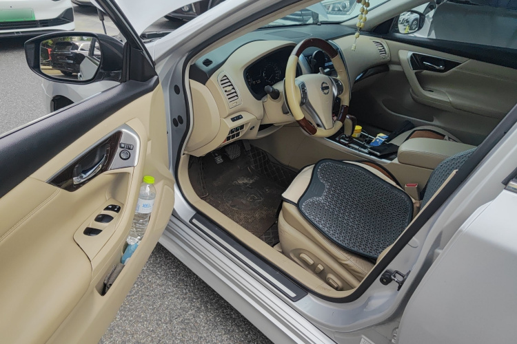 日产 天籁 2013款 2.5L XL-NAVI豪华版中控内饰7003