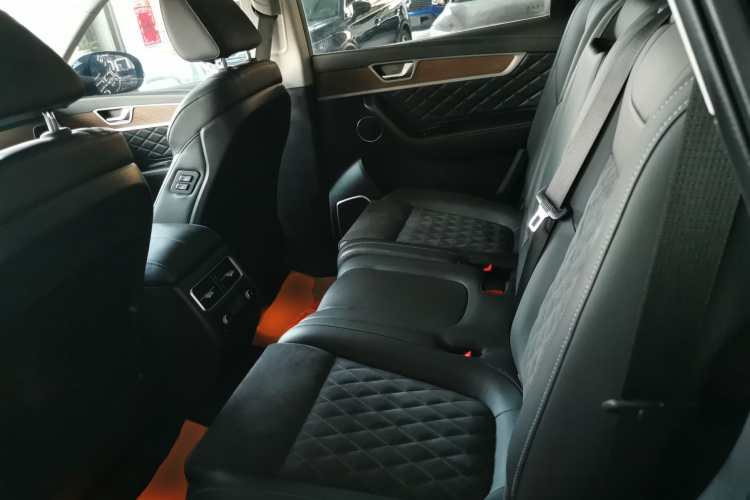 红旗HS7 2021款 2.0T DCT两驱智联旗畅版中控内饰21