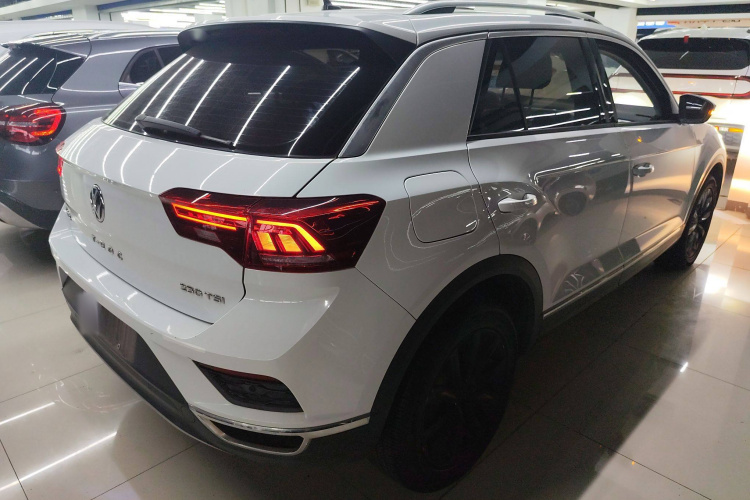 大众 T-ROC探歌 2020款 230TSI DSG两驱进取型车身外观7