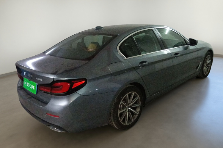 宝马5系(进口) 2022款 530i 风尚版 M运动套装车身外观7