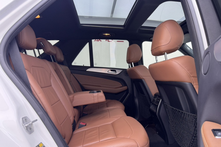 奔驰GLE 2016款 GLE 450 AMG 4MATIC中控内饰7009